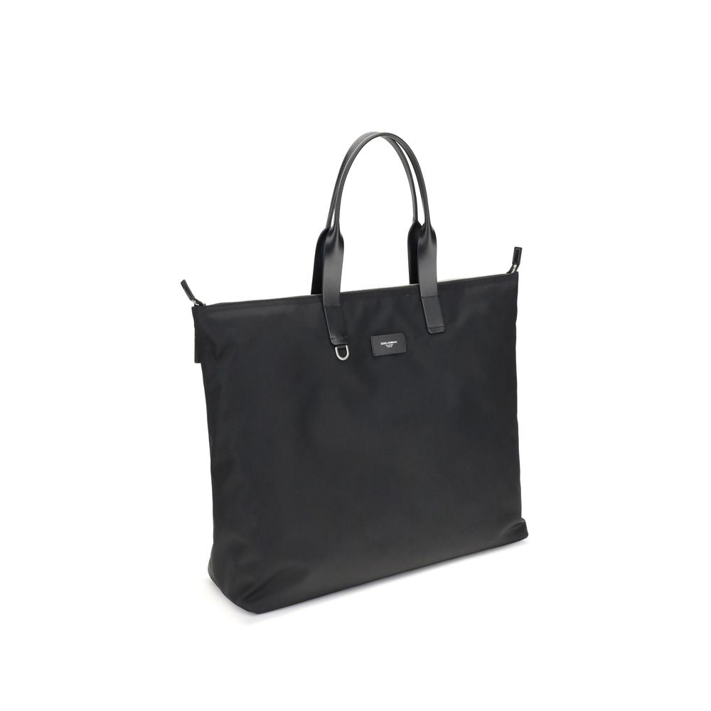 Front view with bag zipped and handles upright.