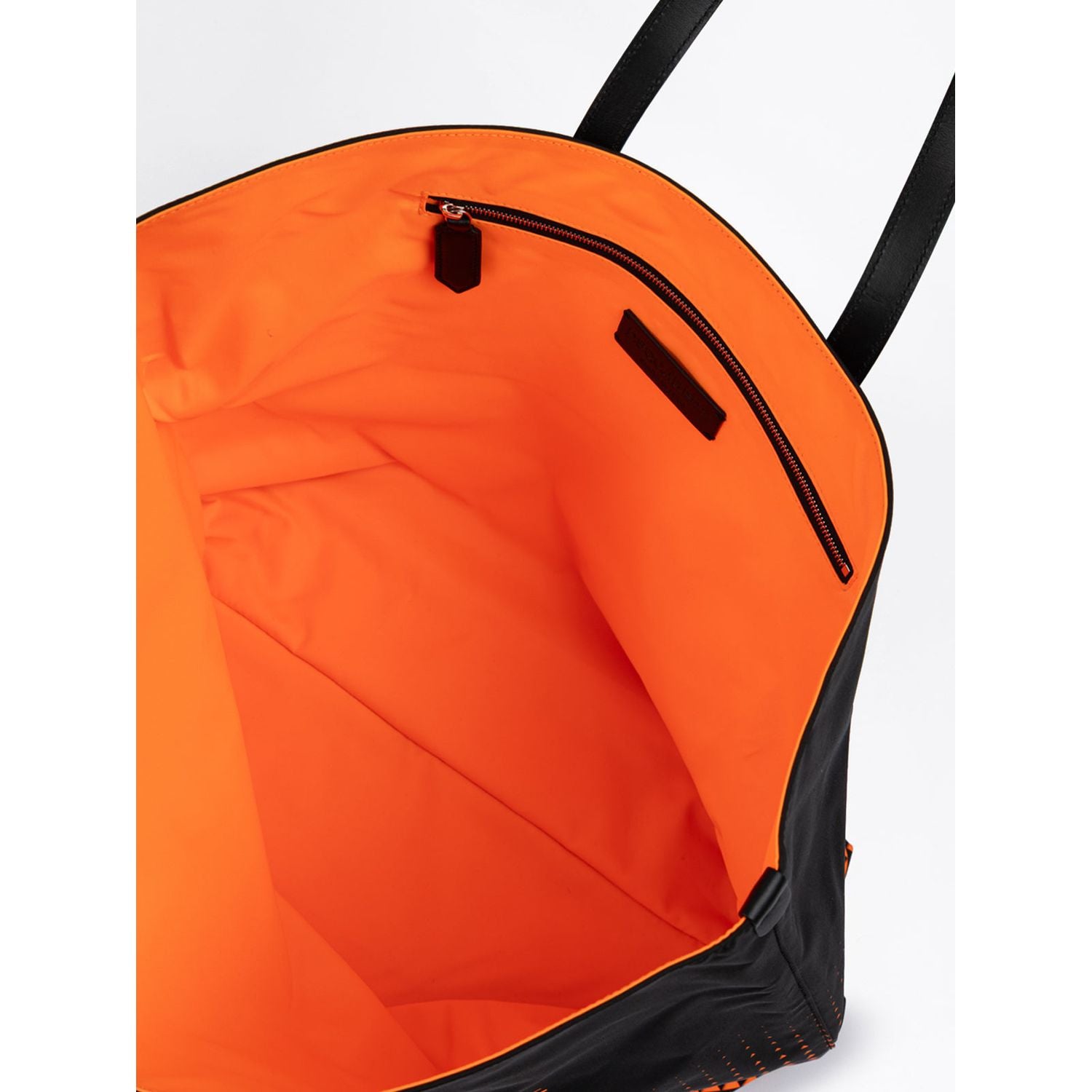 Front view with bag zipped and handles upright.