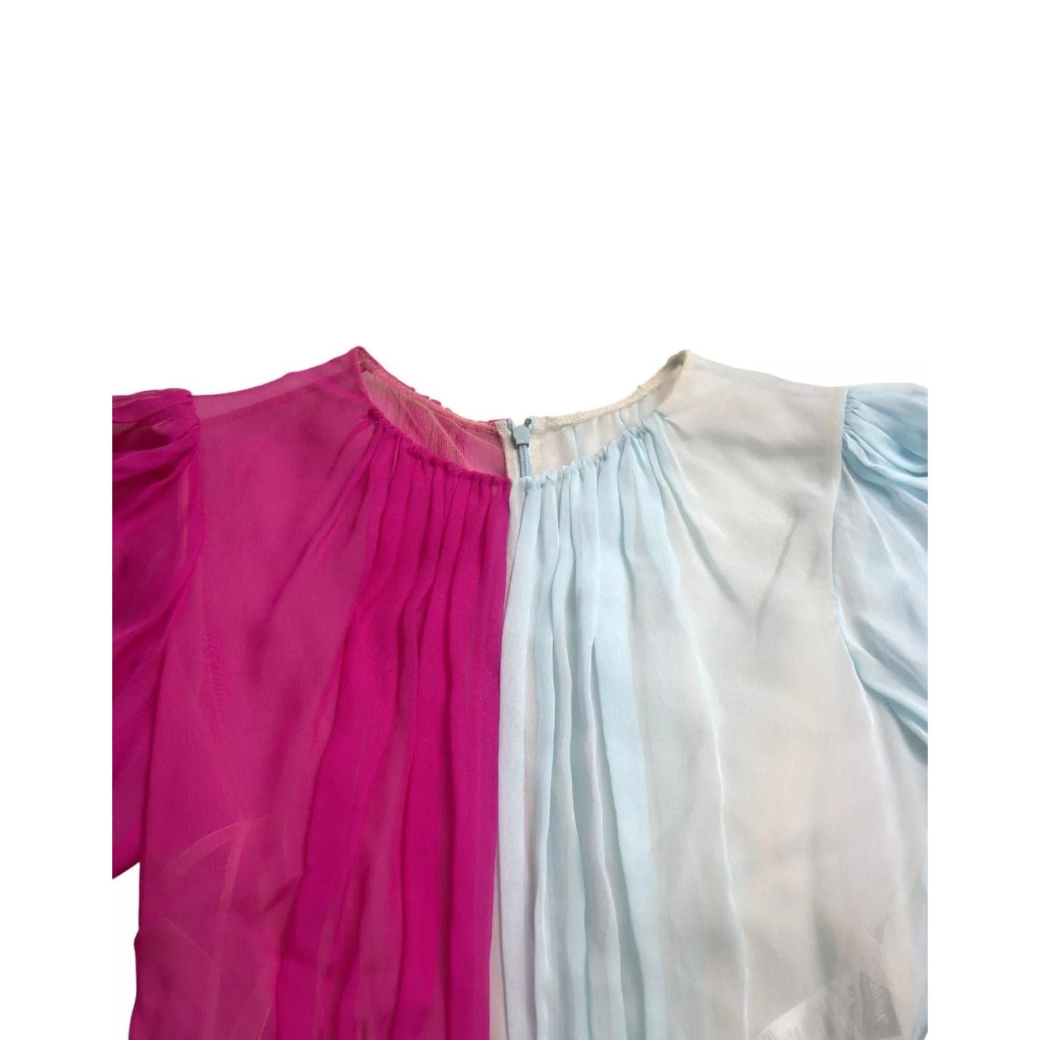 Front view with bag zipped and handles upright.