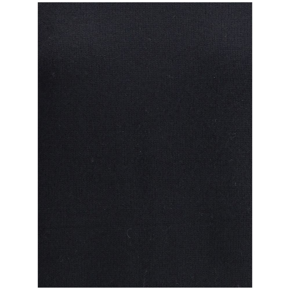 Close-up of Allude Black Cashmere Cashmere Sweater fabric showing its soft texture, ideal for autumn and winter season wear.