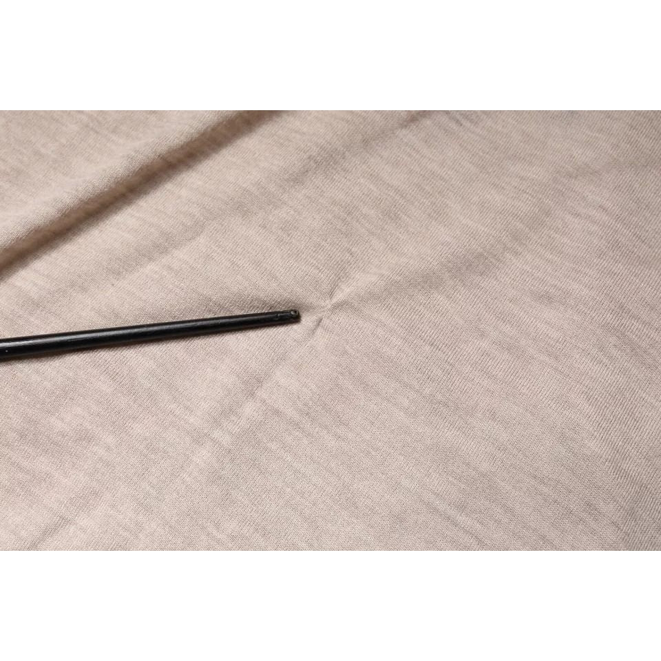 Close-up of minor repair on Dolce & Gabbana Beige Cashmere Knit Collared Pullover Sweater