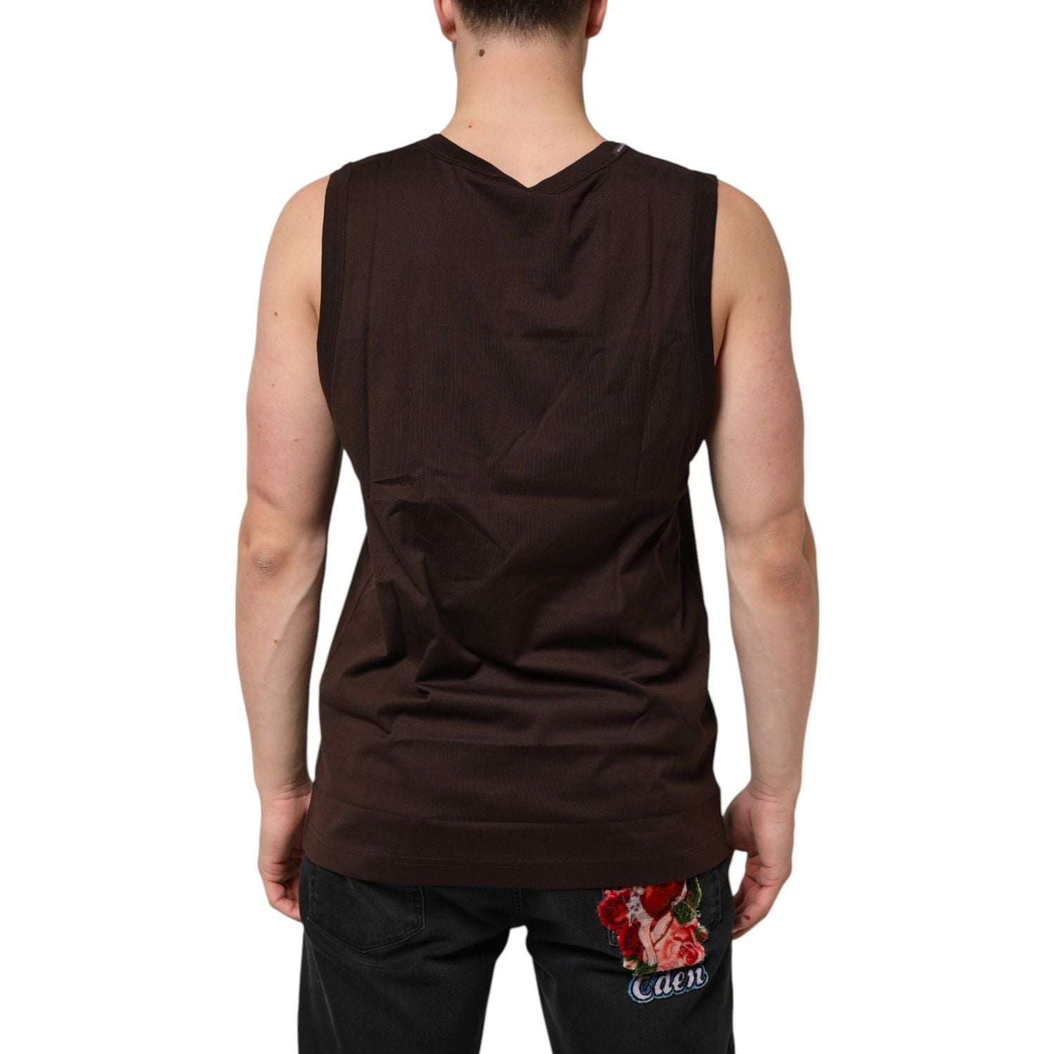 Front view with bag zipped and handles upright.