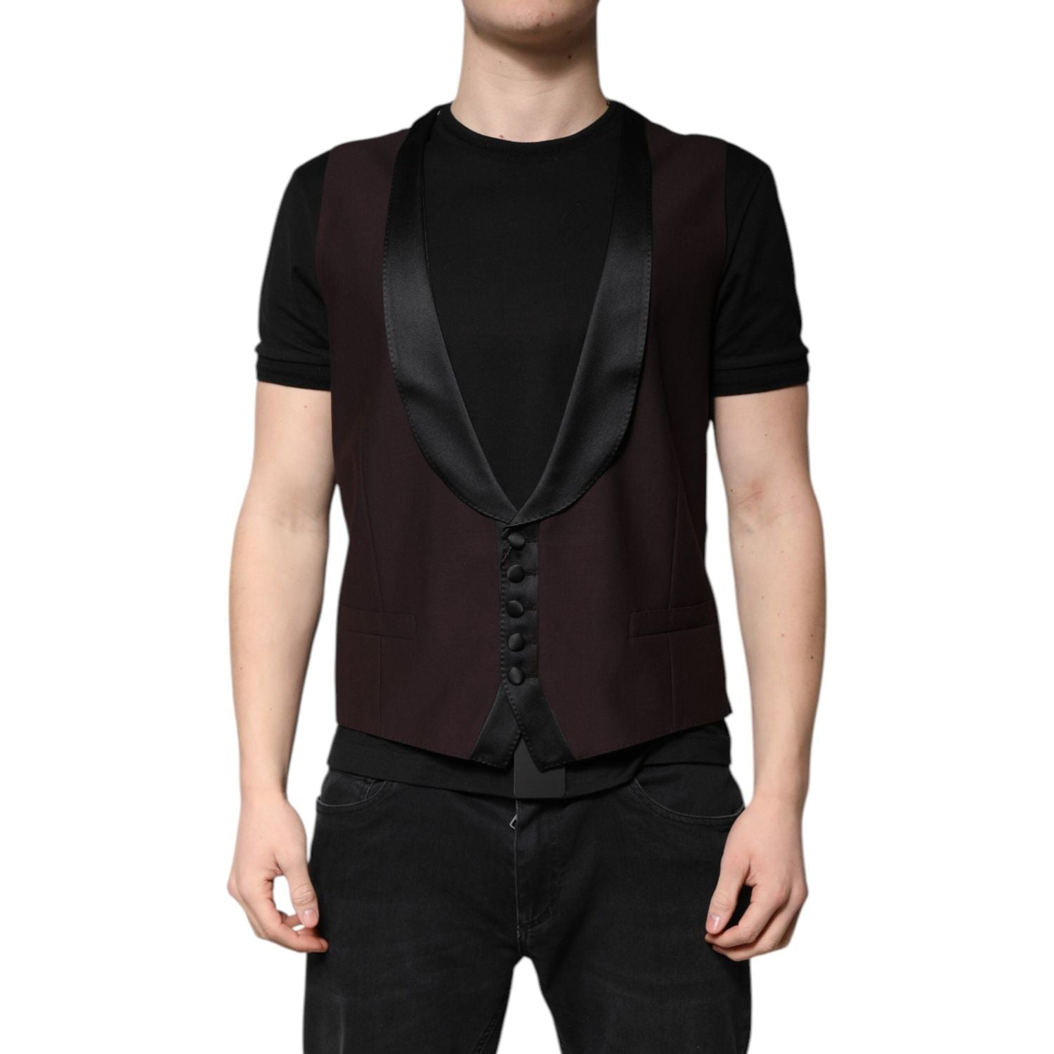 Front view with bag zipped and handles upright.