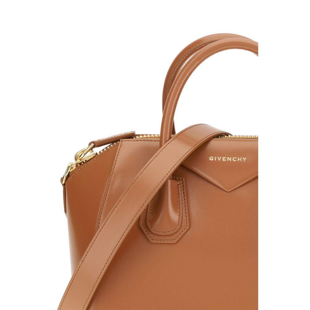 Front view with bag zipped and handles upright.