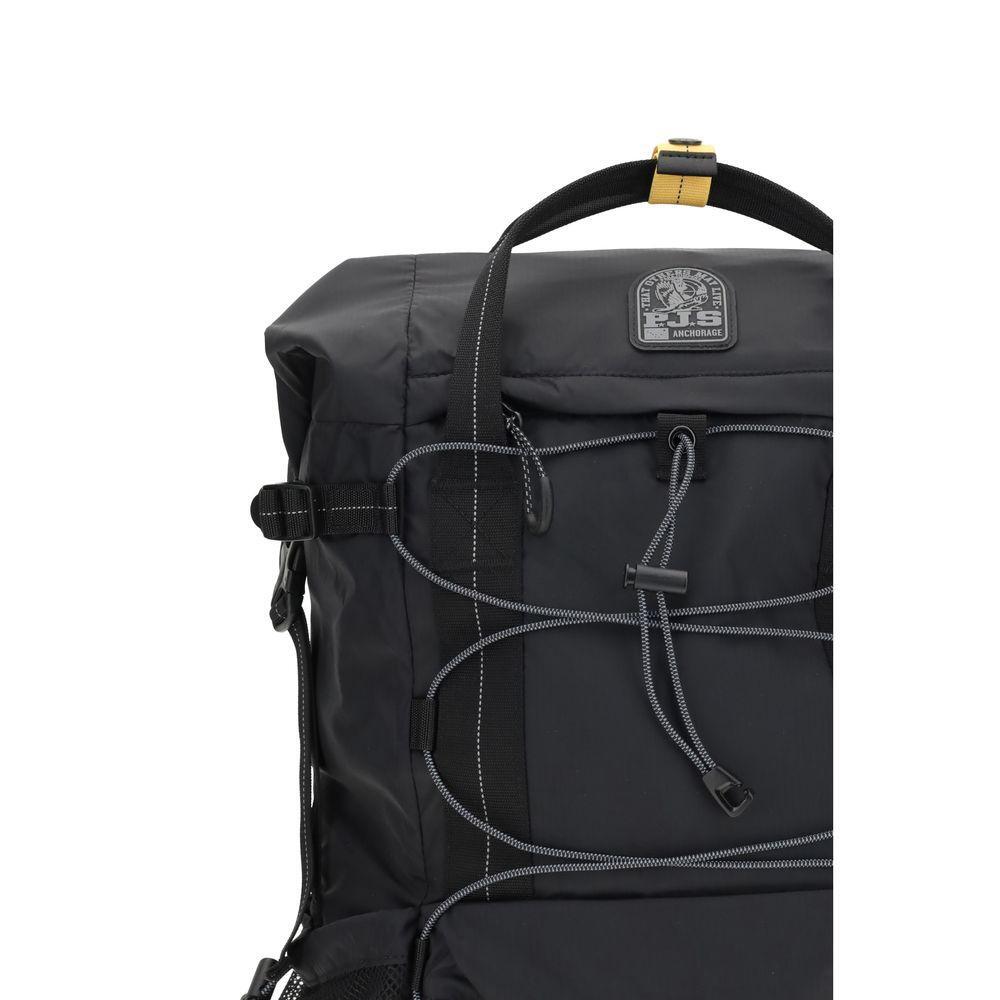 Front view with bag zipped and handles upright.