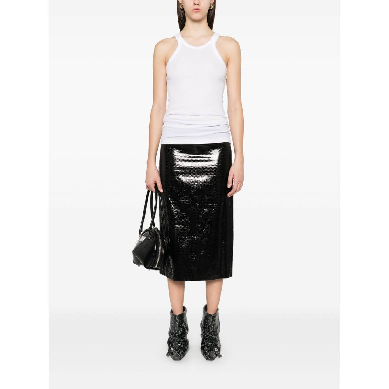 Front view with bag zipped and handles upright.